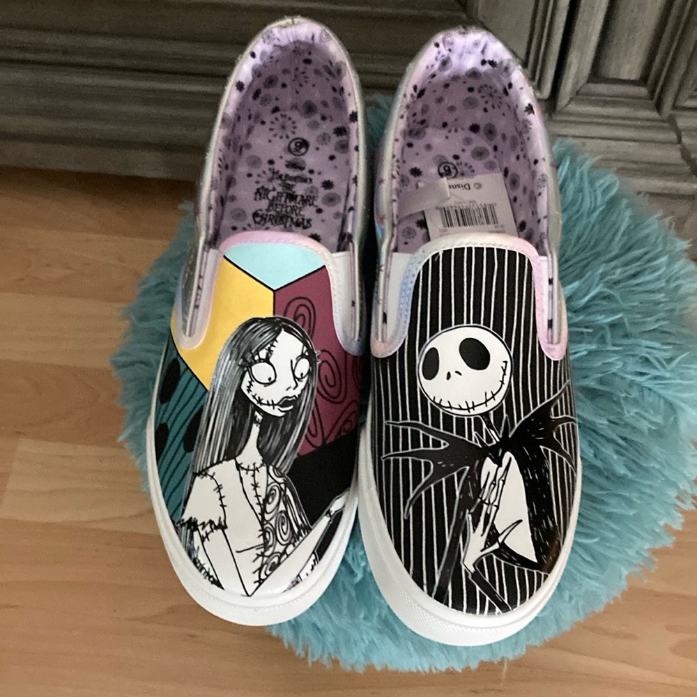 BRAND NEW SLIP ON WOMANS SHOES SIZE 9! NWT! SMOKE FREE HOME!